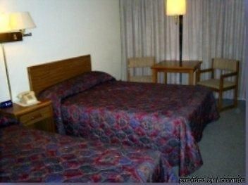 Pierre Inn And Suites Kamer foto